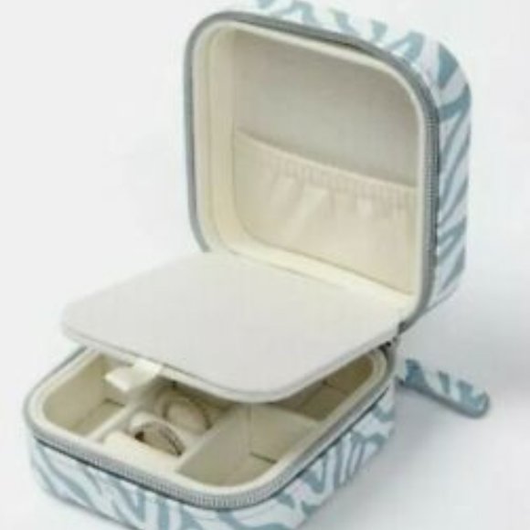 NWT Milly Traveling Jewelry Case - Picture 3 of 4